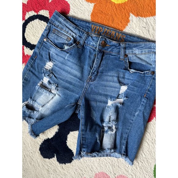 VIP distressed bermuda length shorts Sz 9/10 - Picture 2 of 4